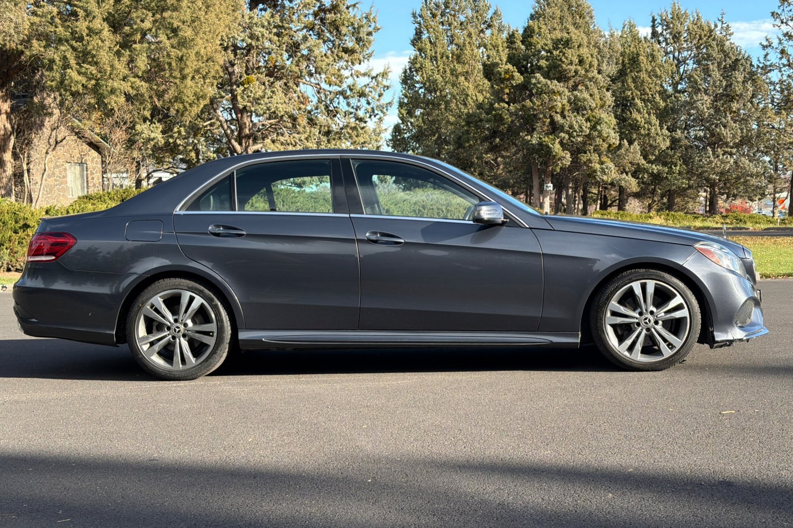 2016 Mercedes Benz E 350 4MATIC photo 2