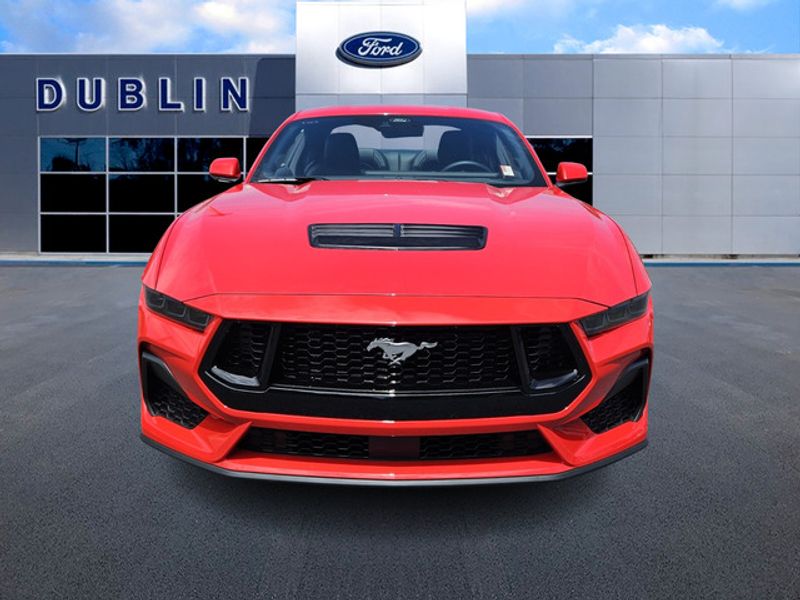 2025 Ford Mustang GT Premium photo 2