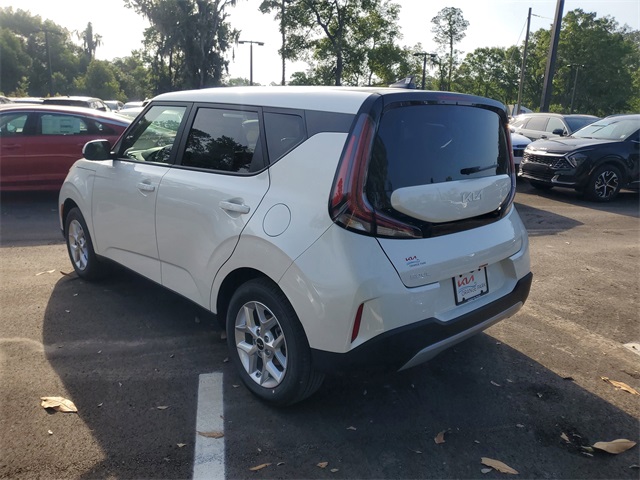2025 Kia Soul LX photo 4