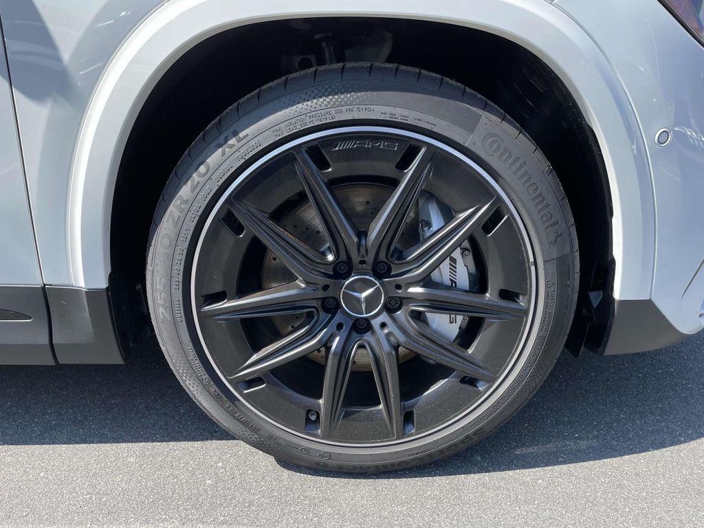 2025 Mercedes Benz GLA AMG 35 4MATIC photo 5