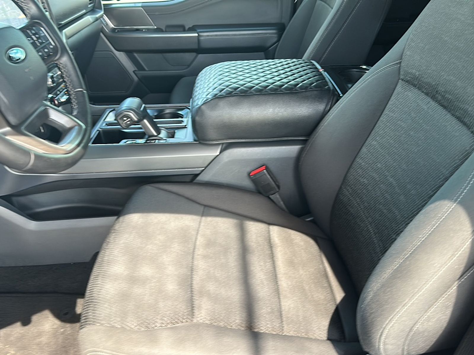 2024 Ford F-150 XLT photo 2