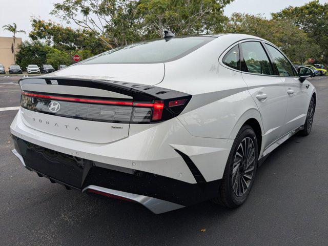 2025 Hyundai Sonata Hybrid Limited photo 4