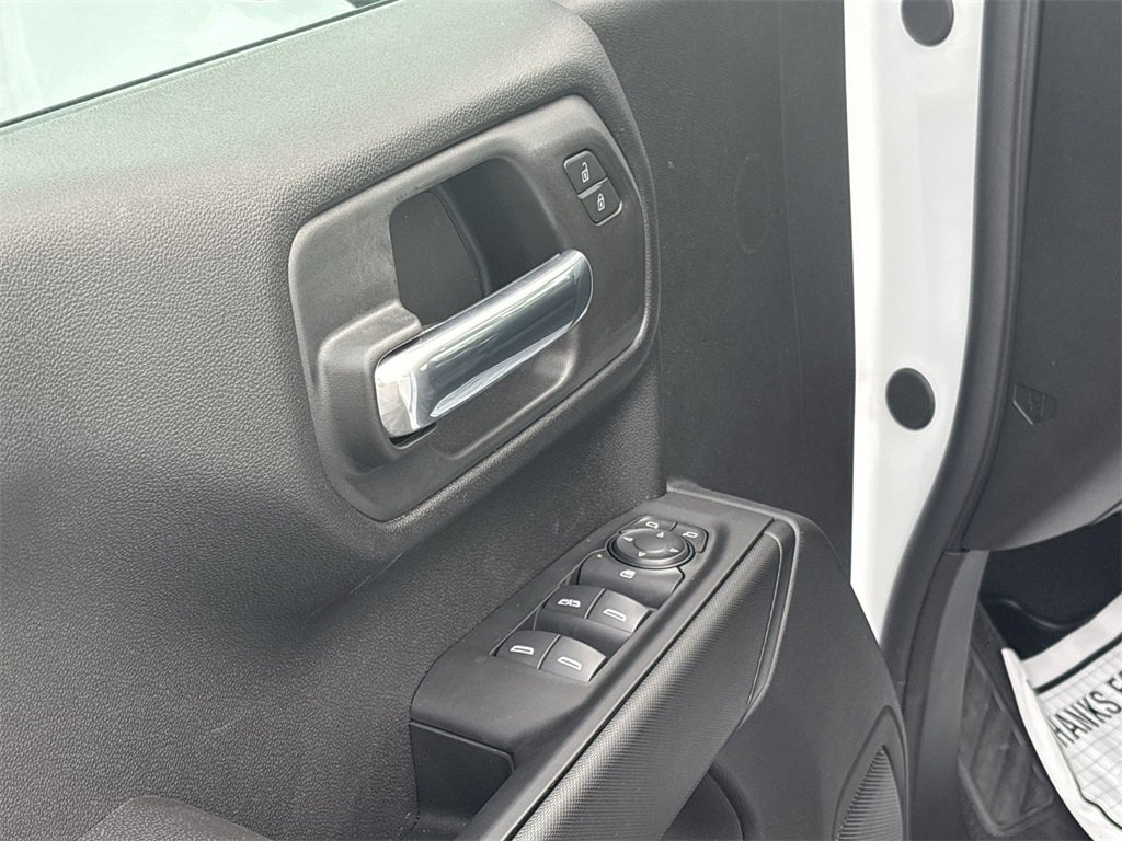 2026 Chevrolet Silverado 1500 Custom photo 13