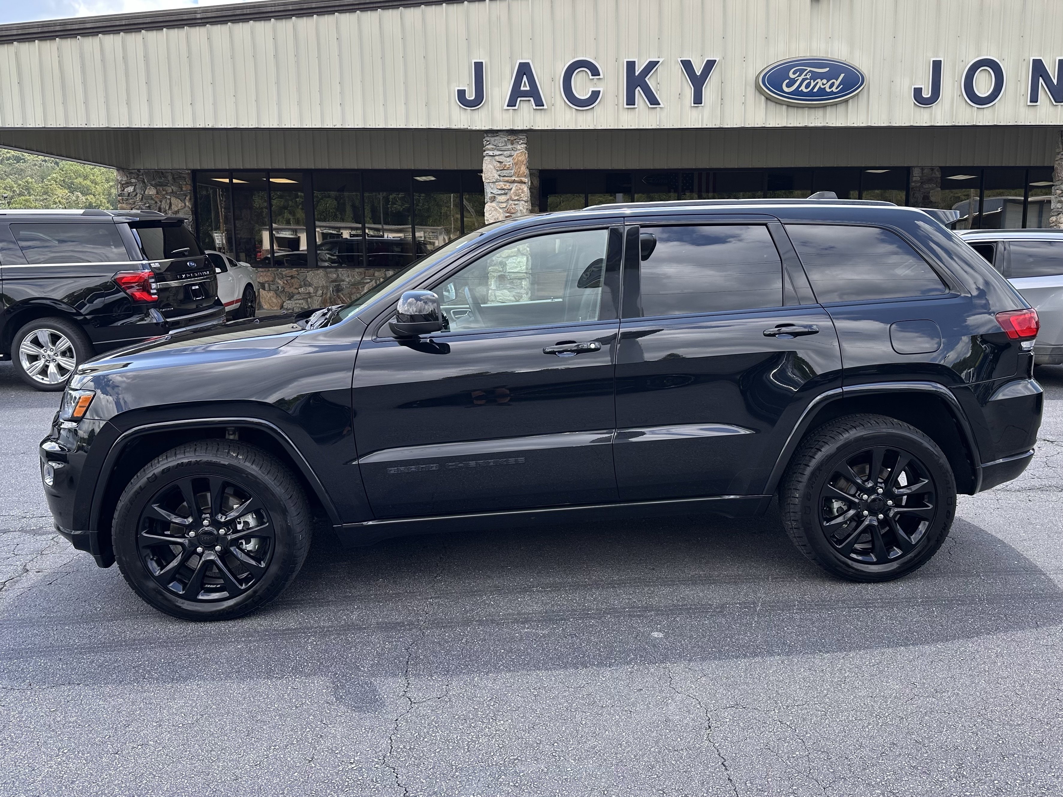 2021 Jeep Grand Cherokee Laredo X