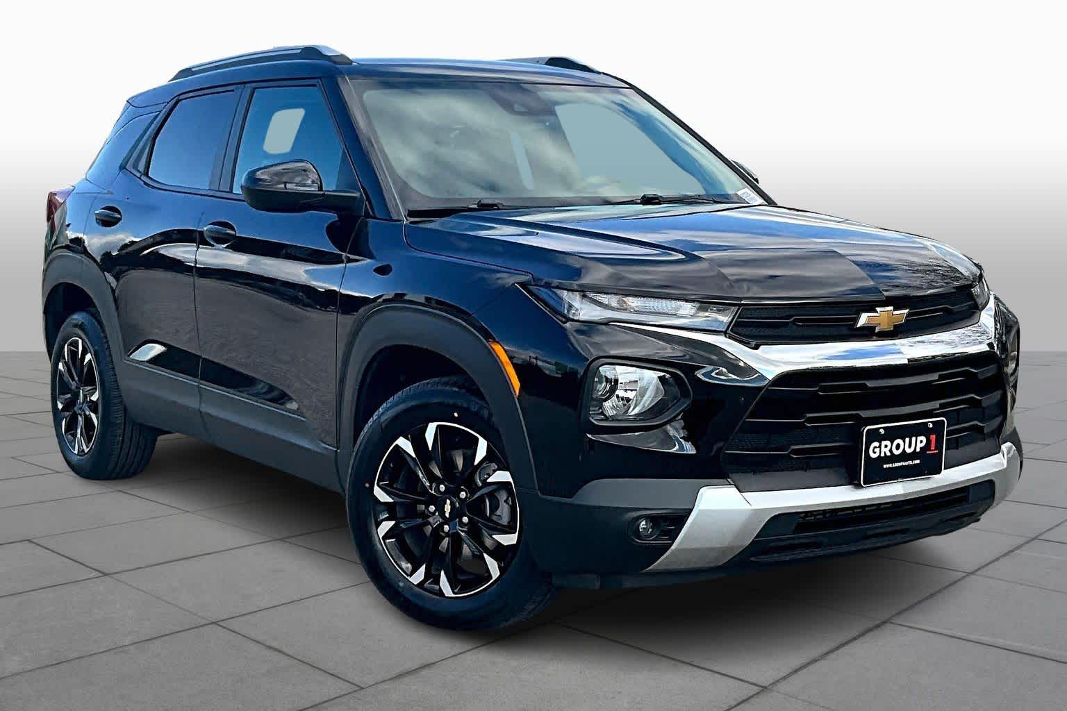 2023 Chevrolet Trailblazer LT photo 2