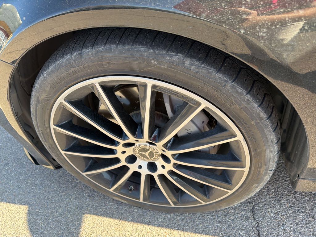 2018 Mercedes Benz C 300 photo 11
