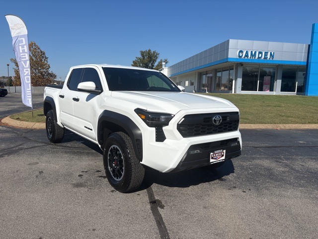 2025 Toyota Tacoma TRD Off-Road photo 3