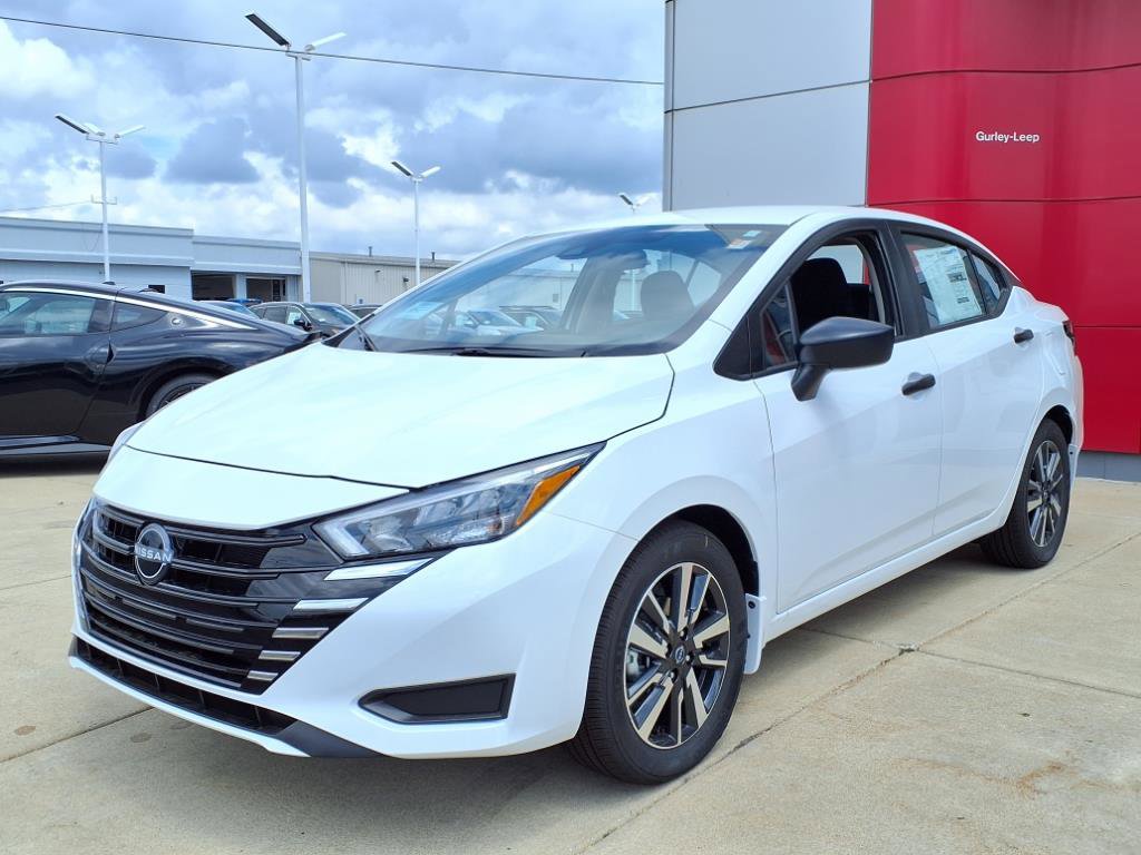 2025 Nissan Versa S photo 3