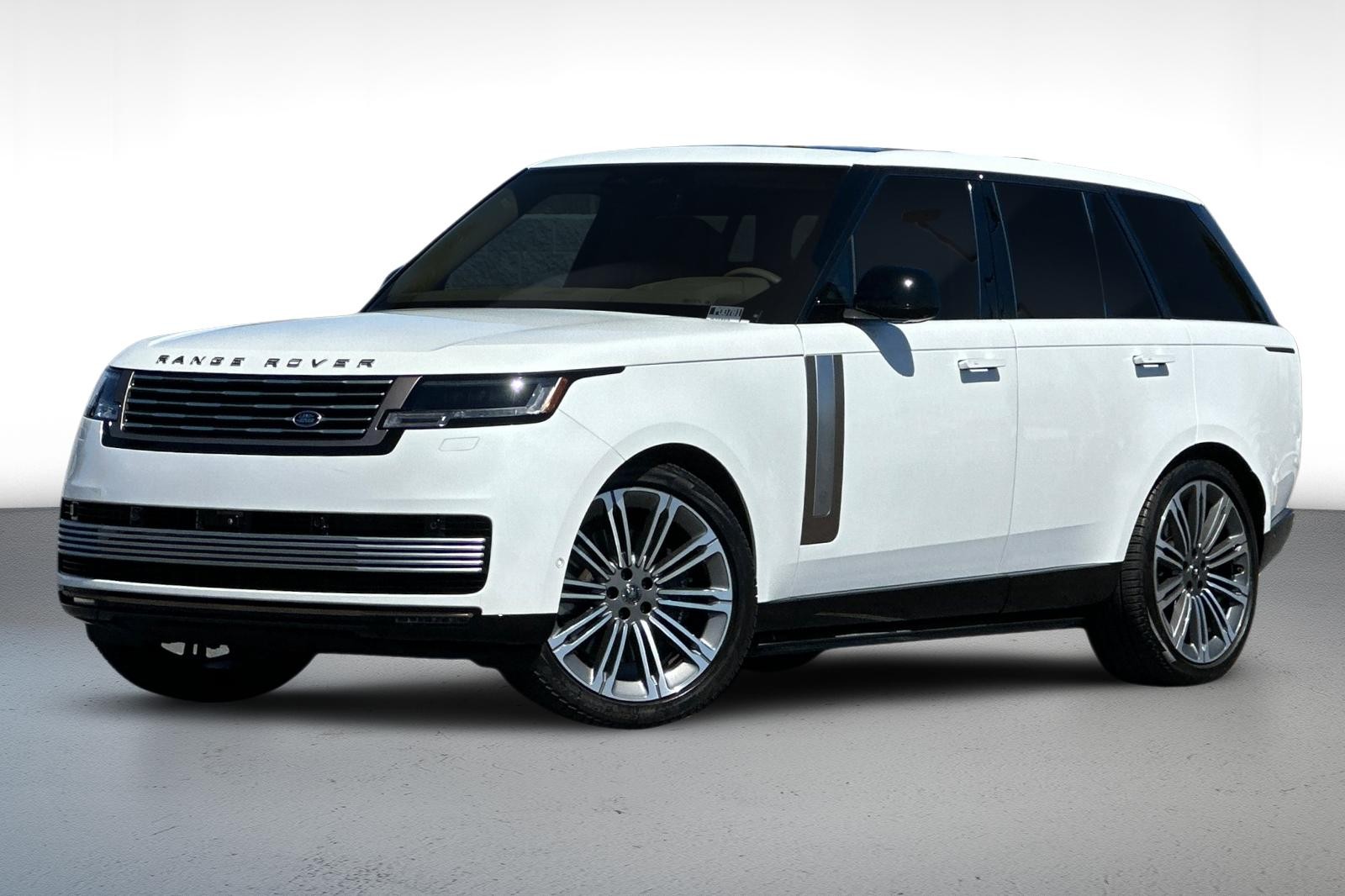 2024 Land Rover Range Rover SV photo 2