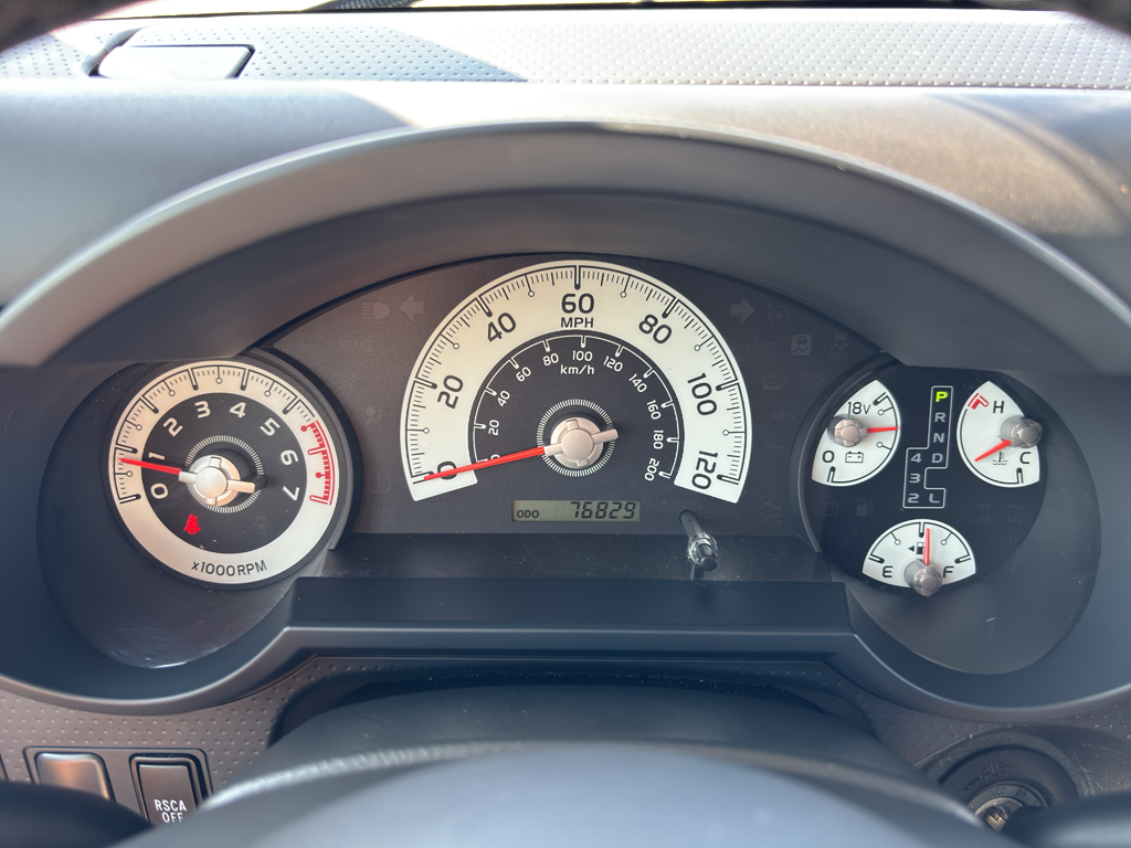 2014 Toyota FJ Cruiser Base photo 27