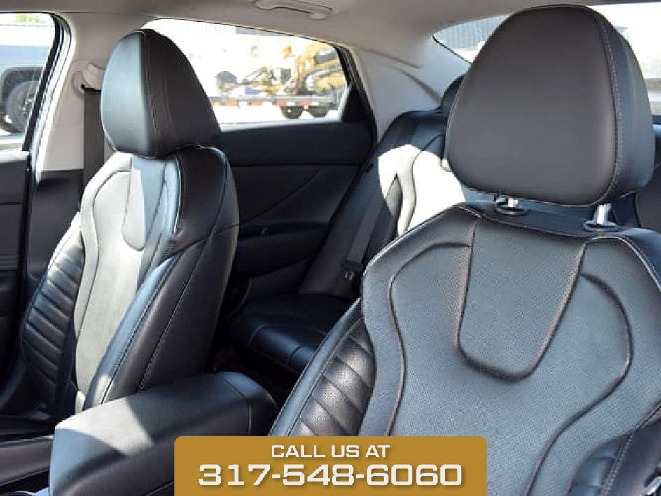 2024 Hyundai Elantra Limited photo 17