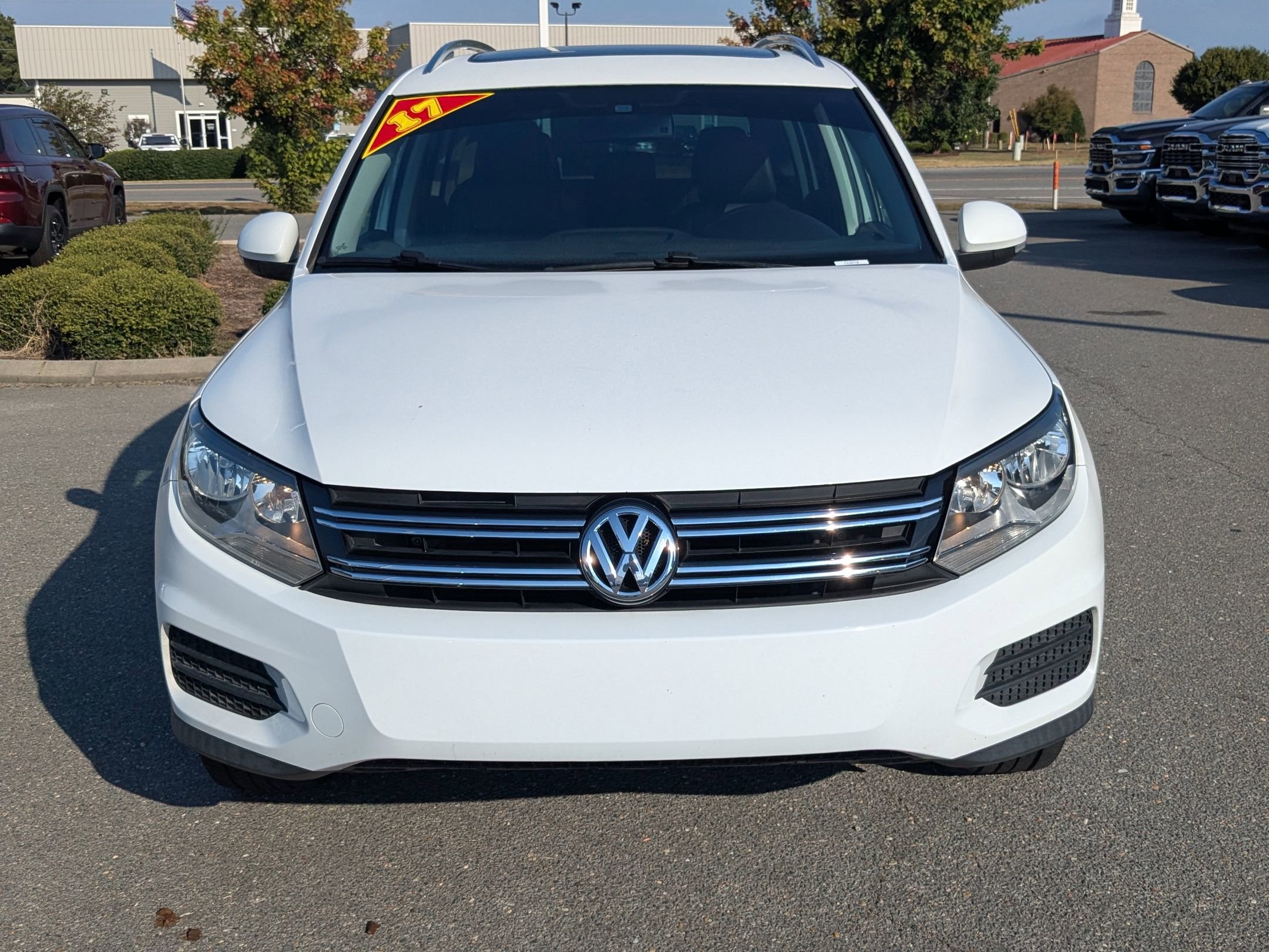 2017 Volkswagen Tiguan Wolfsburg Edition photo 2