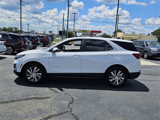 2022 Chevrolet Equinox LT photo 3