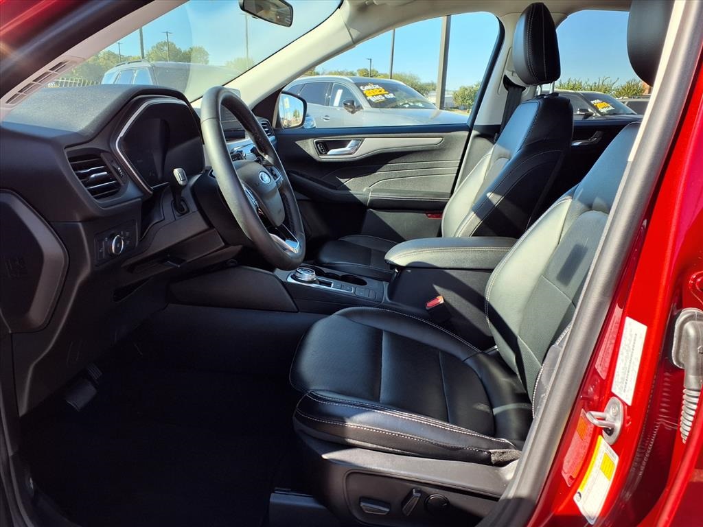 2022 Ford Escape SEL photo 4