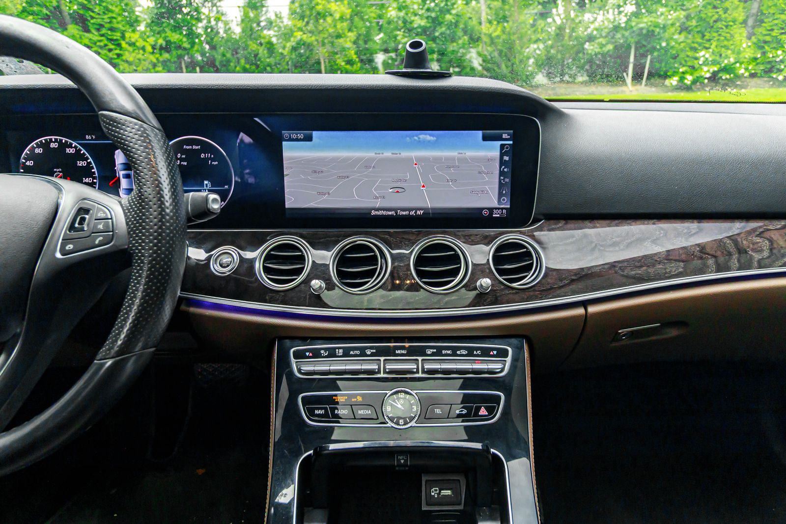 2018 Mercedes Benz E 300 photo 16