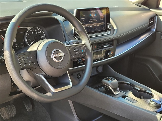 2024 Nissan Rogue SV photo 8