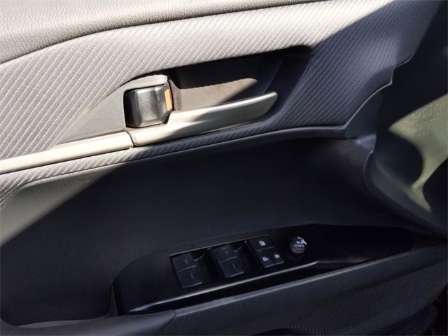 2025 Toyota Camry SE photo 13