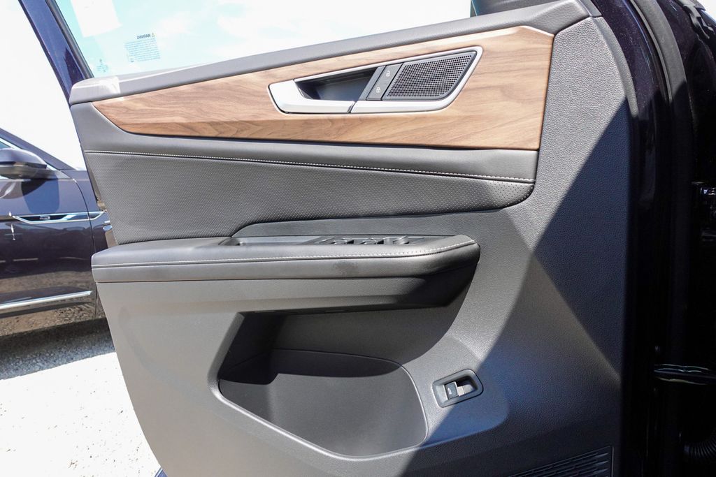 2026 Volkswagen Atlas SE Technology photo 11