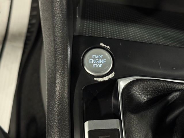 2022 Volkswagen Taos S photo 10
