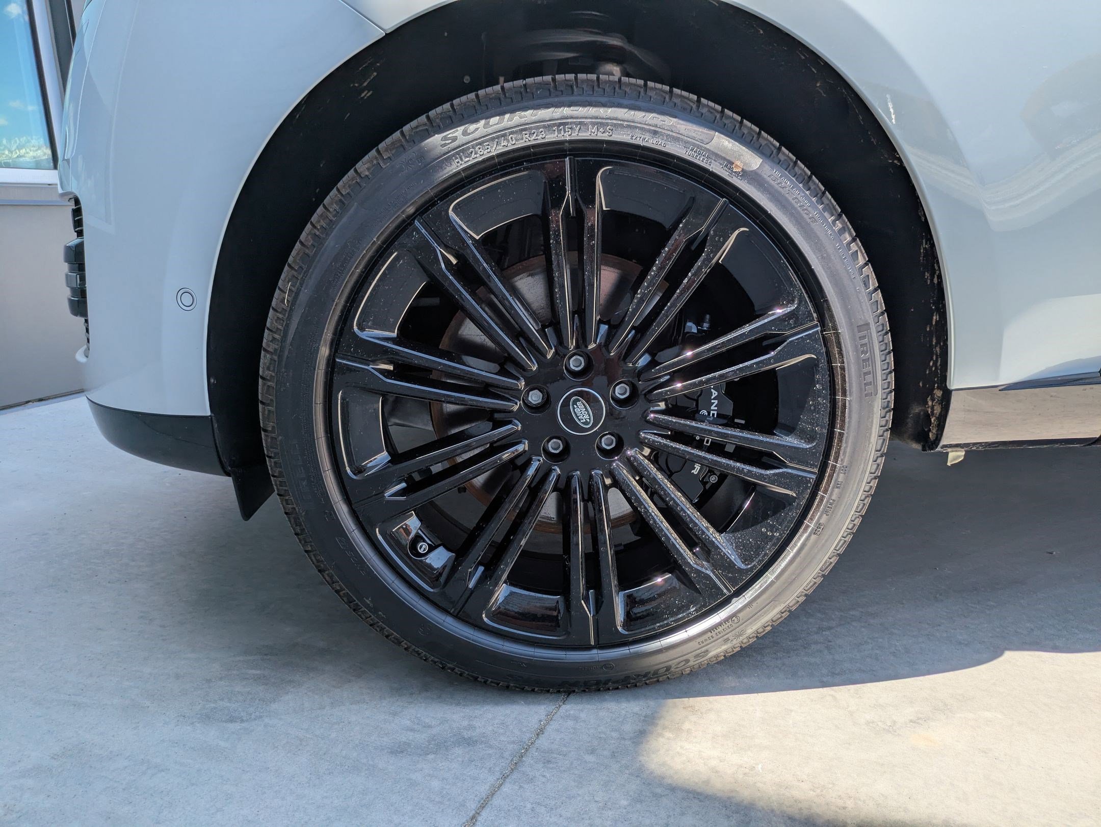 2025 Land Rover Range Rover SE photo 16