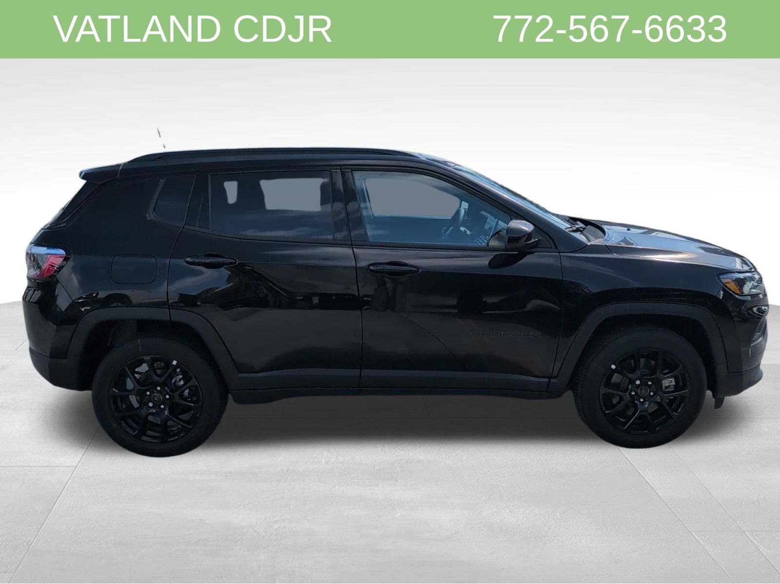 2025 Jeep Compass Latitude photo 3