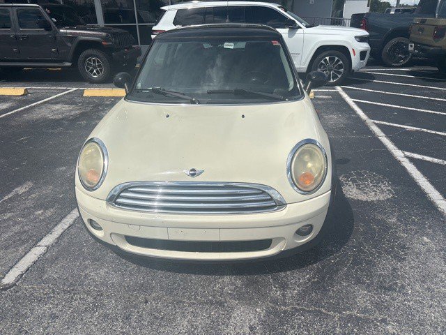 2010 Mini Cooper Hardtop Base photo 3