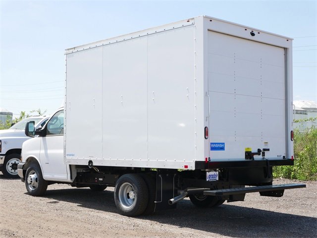 2024 Chevrolet Express Cutaway 3500 photo 4