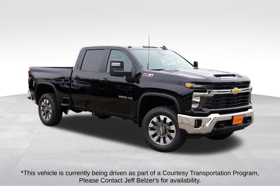 2025 Chevrolet Silverado 3500HD LT's photo