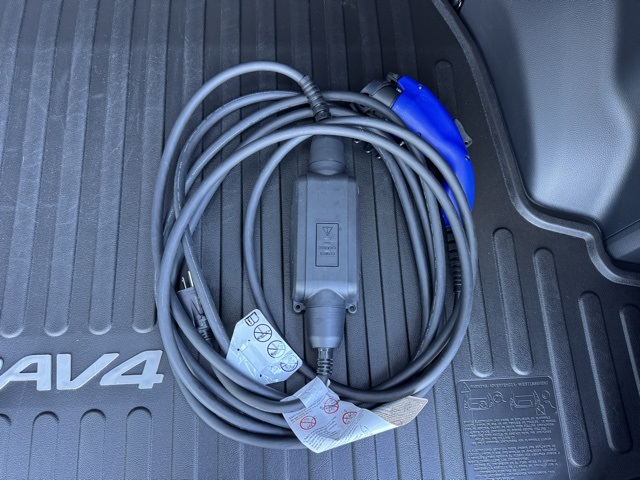 2025 Toyota RAV4 Hybrid XSE photo 17