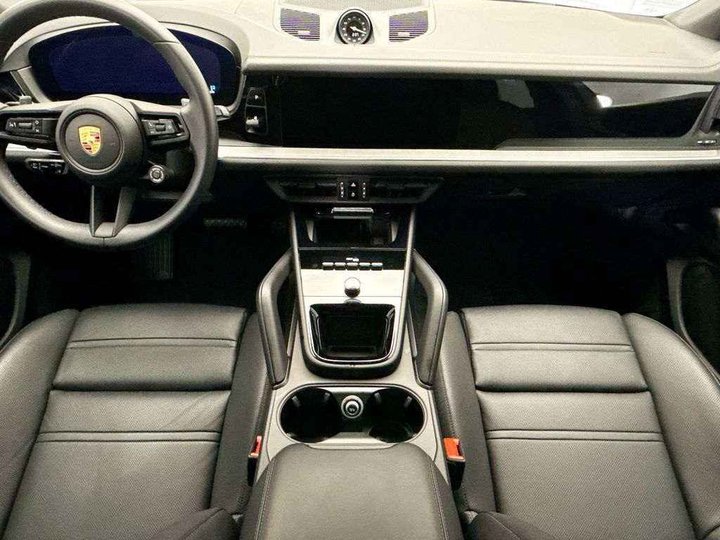 2025 Porsche Cayenne Coupe Base photo 12