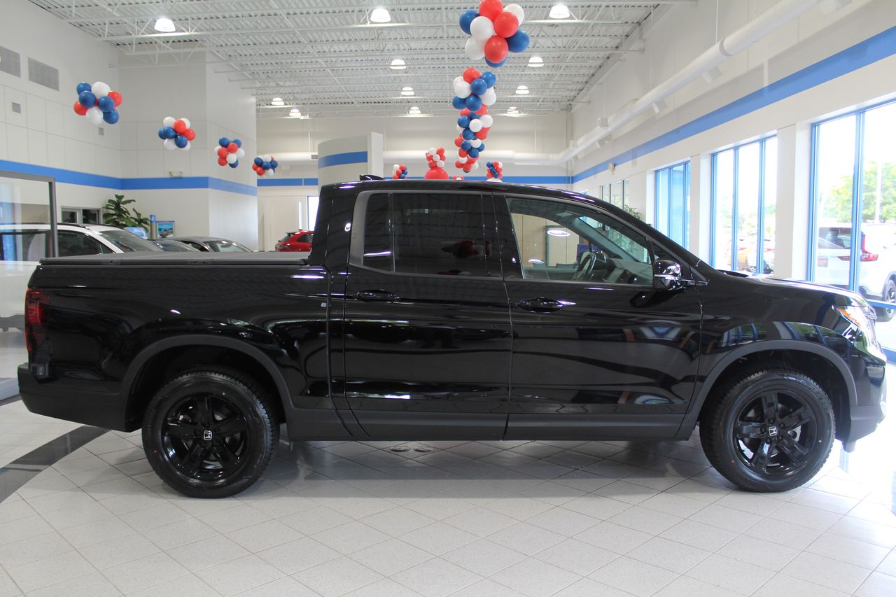 2022 Honda Ridgeline Black Edition photo 4
