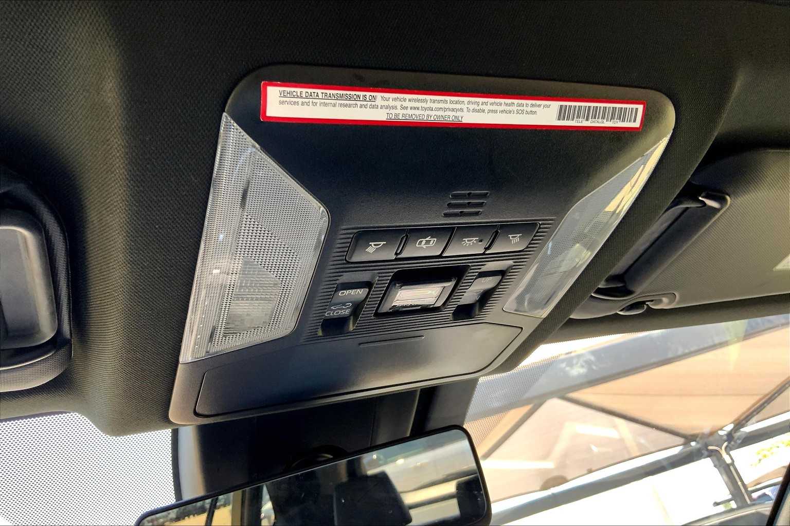 2019 Toyota RAV4 Hybrid XSE photo 28