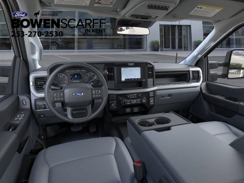 2025 Ford F-550 photo 9