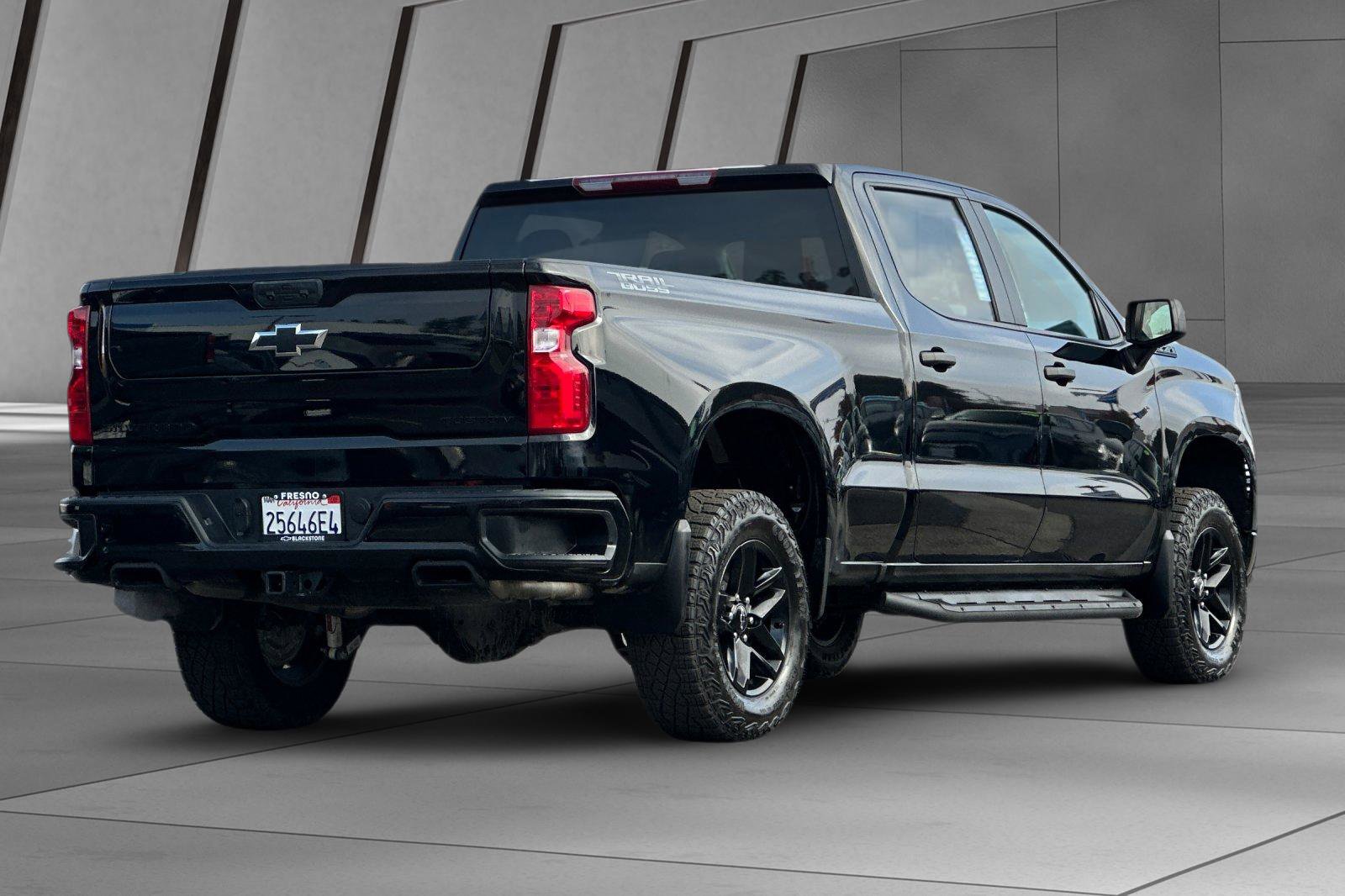 2025 Chevrolet Silverado 1500 Custom Trail Boss photo 4