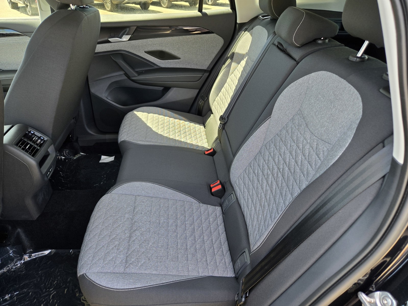 2025 Volkswagen Tiguan S photo 2