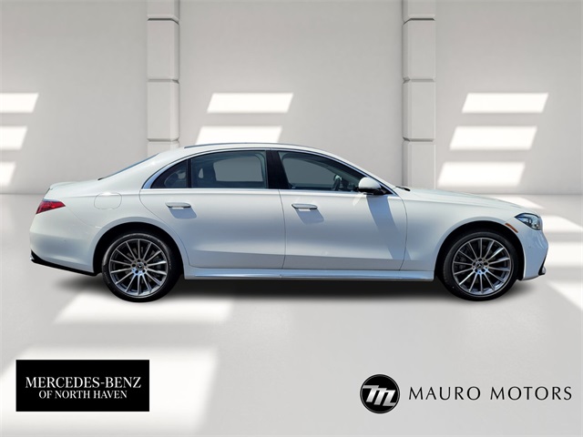 2025 Mercedes Benz S 580 4MATIC photo 2