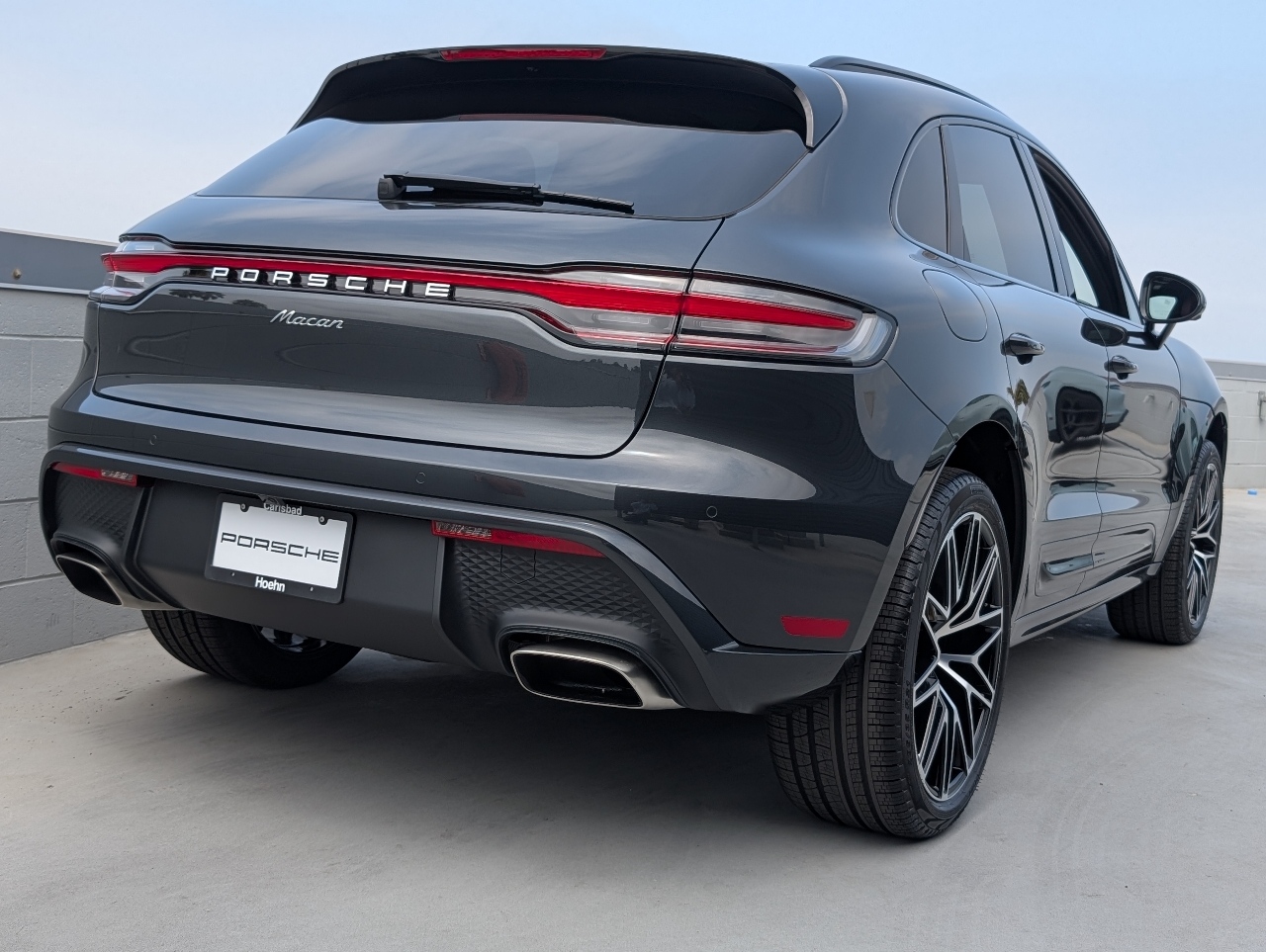 2025 Porsche Macan T photo 21