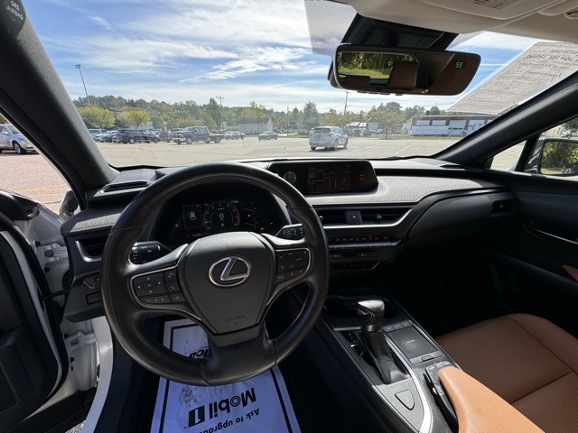 2020 Lexus UX 200 Premium photo 18
