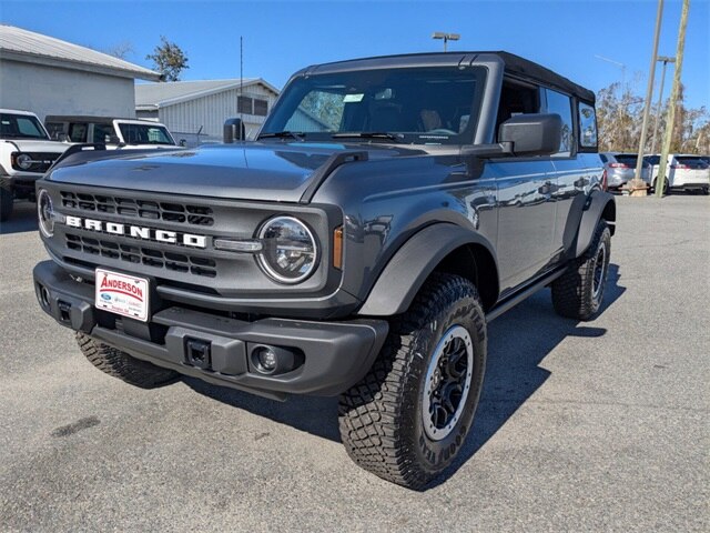 2024 Ford Bronco Black Diamond photo 7