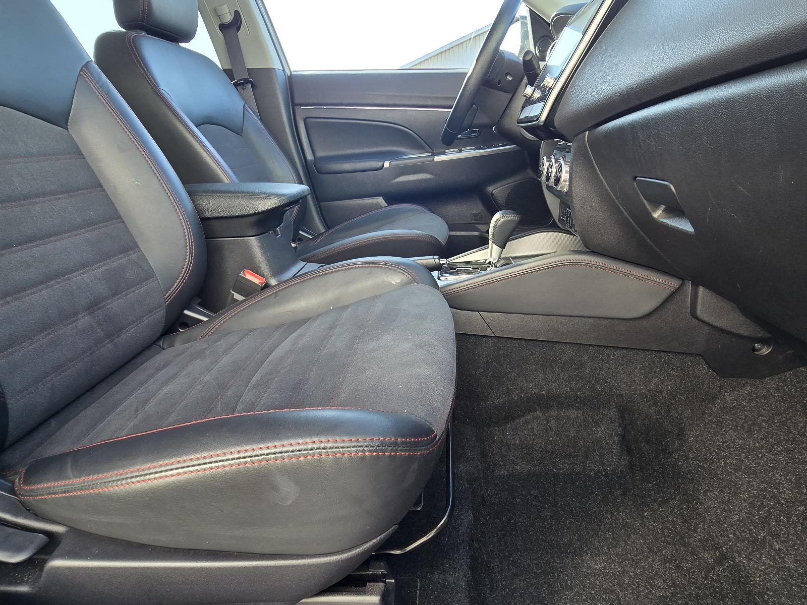 2024 Mitsubishi Outlander ES LE SE photo 27