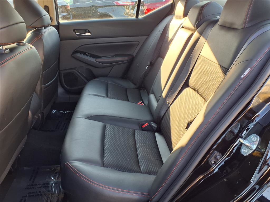 2024 Nissan Altima 2.5 SR photo 7