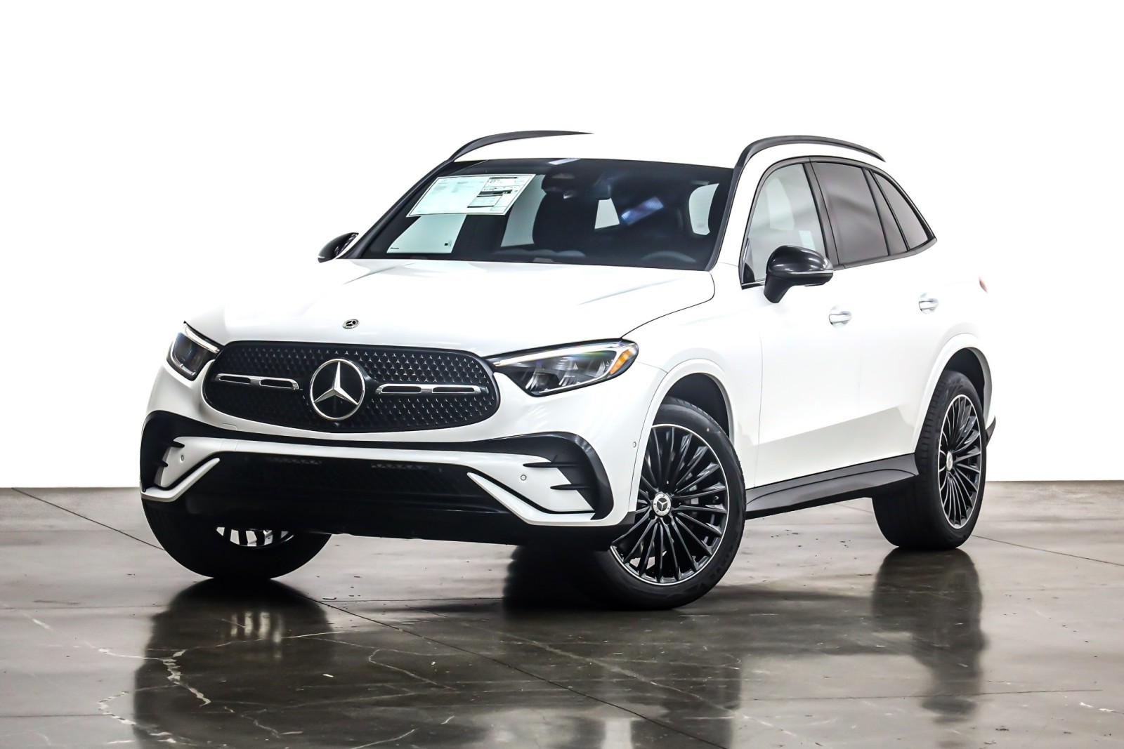 2026 Mercedes-Benz GLC Base's photo