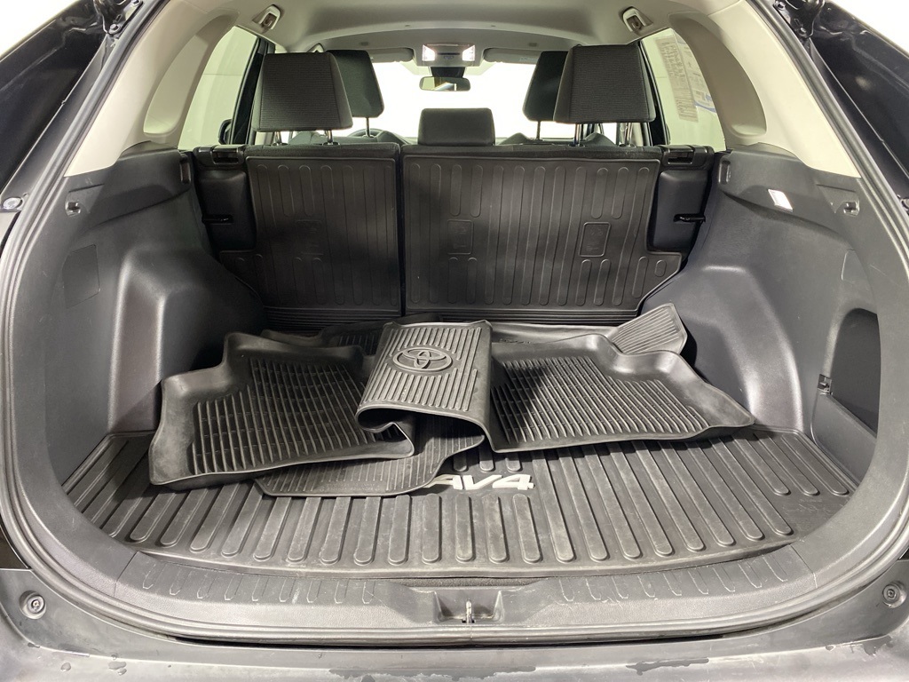 2023 Toyota RAV4 LE photo 12