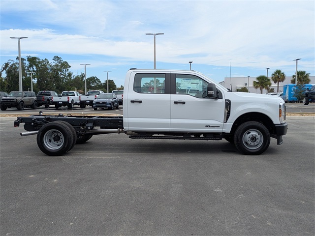 2026 Ford F-350 photo 2