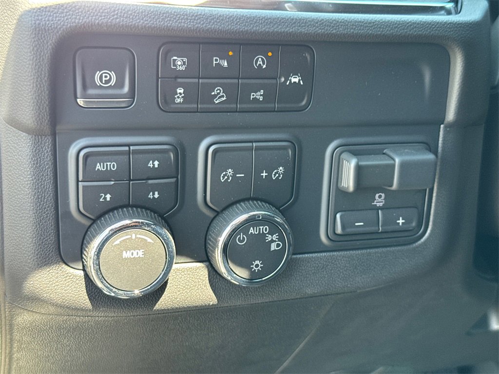2025 Chevrolet Tahoe LS photo 16