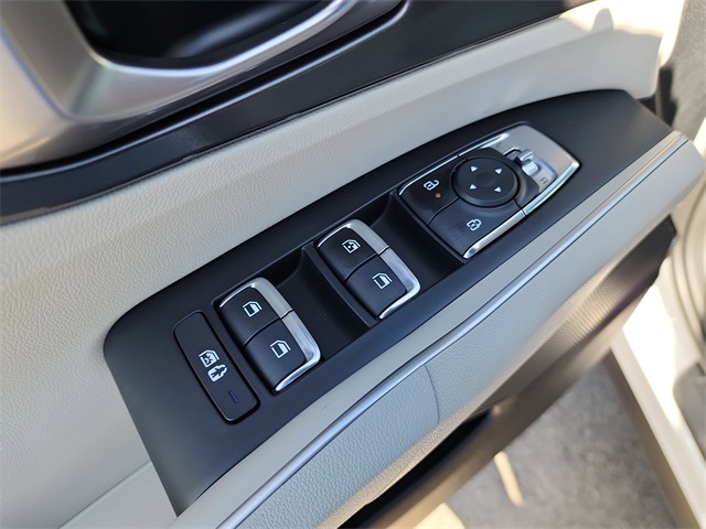 2025 Kia Sorento S photo 5