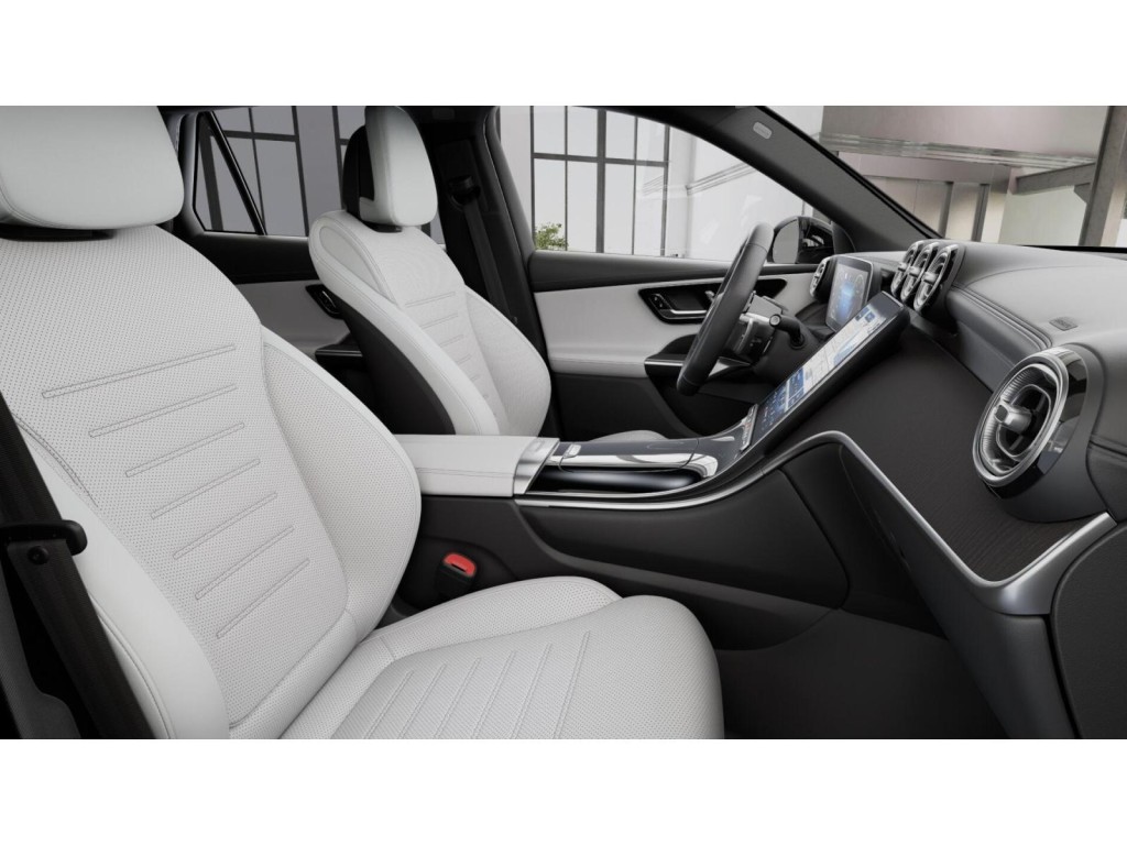2026 Mercedes Benz GLC 300 photo 4