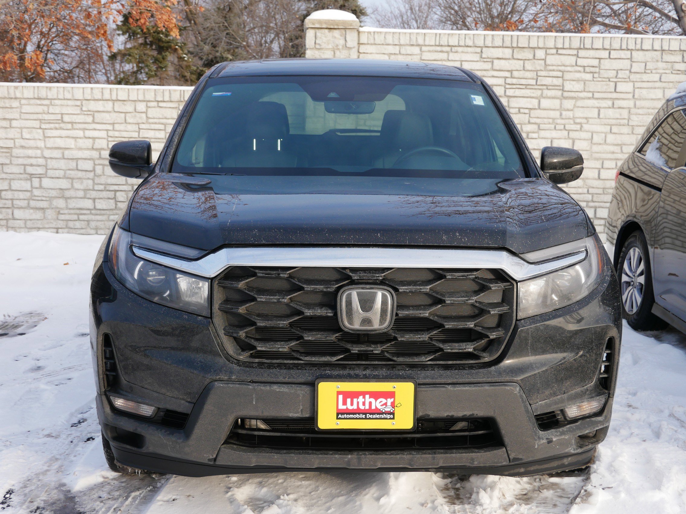 Used 2025 Honda Passport EX-L with VIN 5FNYF8H57SB001697 for sale in Brooklyn Center, Minnesota