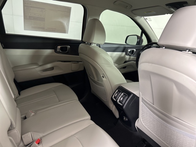 2025 Kia Sorento S photo 16