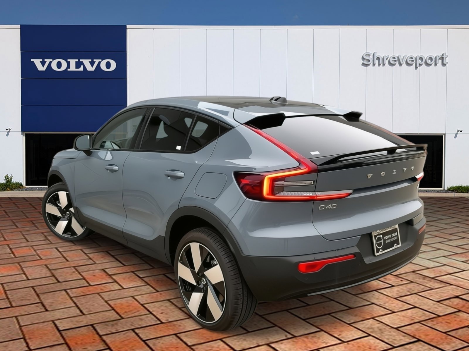 2023 Volvo C40 Recharge Ultimate photo 2